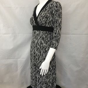 Merona Black and white patterned dress with tie. Size XS